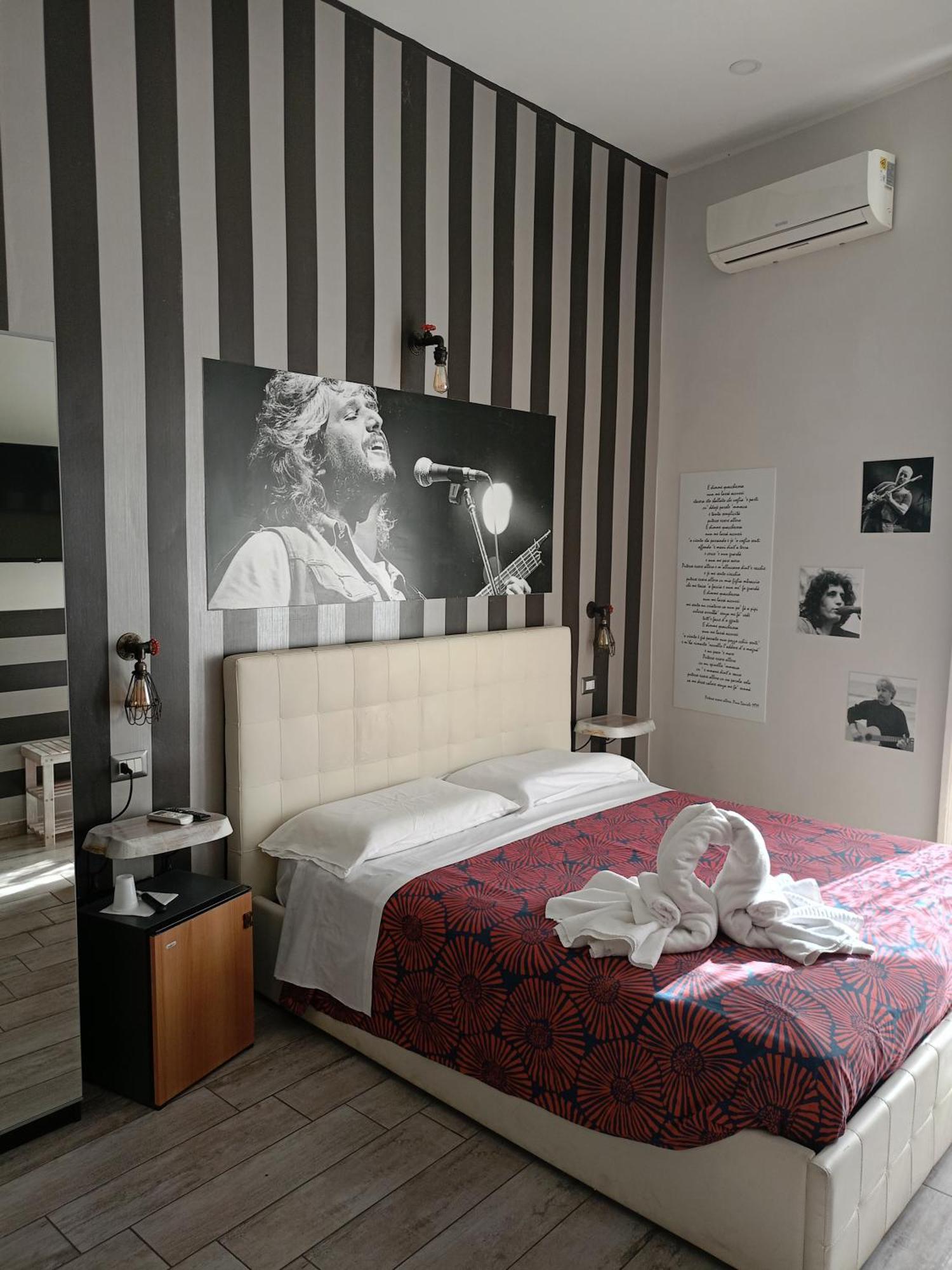 那不勒斯Artisti Bed&Dreams住宿加早餐旅馆 外观 照片